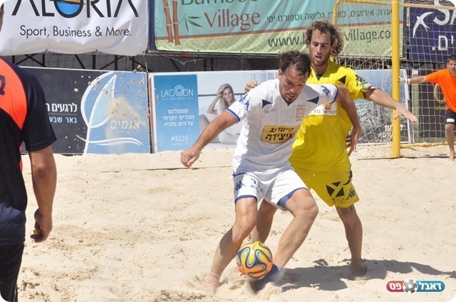 כבש את פנדל הנצחון, צחי אילוז (חאדר אניס)